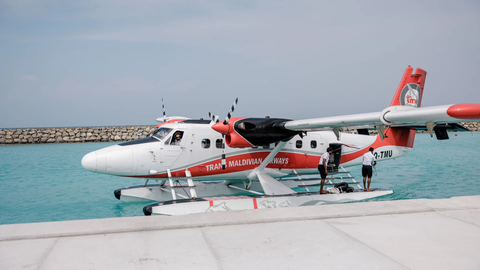Getting Around the Maldives: Seaplane vs Speedboat Transfers